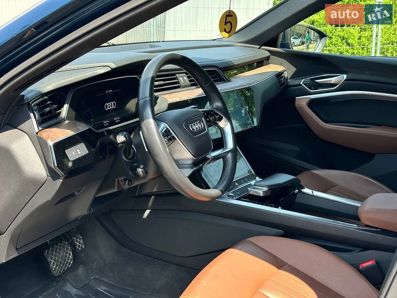 2021 Audi e-tron - мініатюра 13