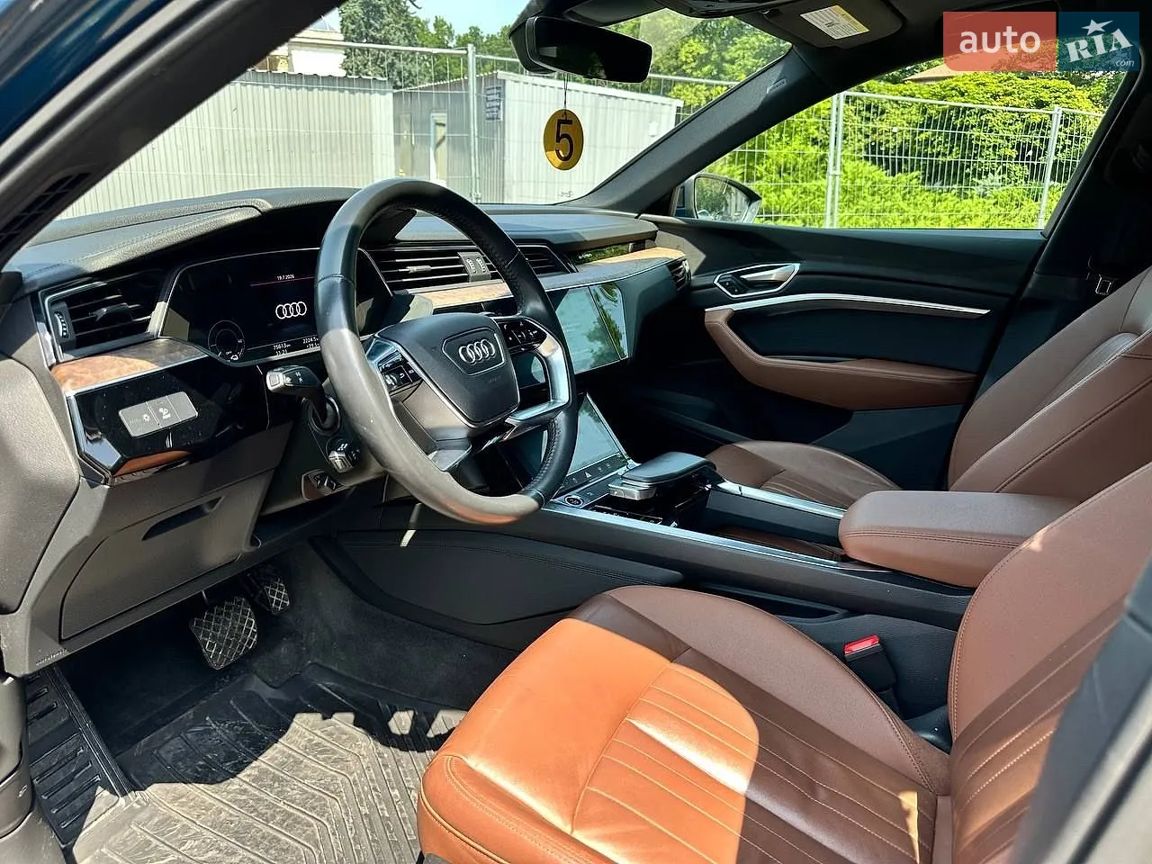 2021 Audi e-tron - мініатюра 14