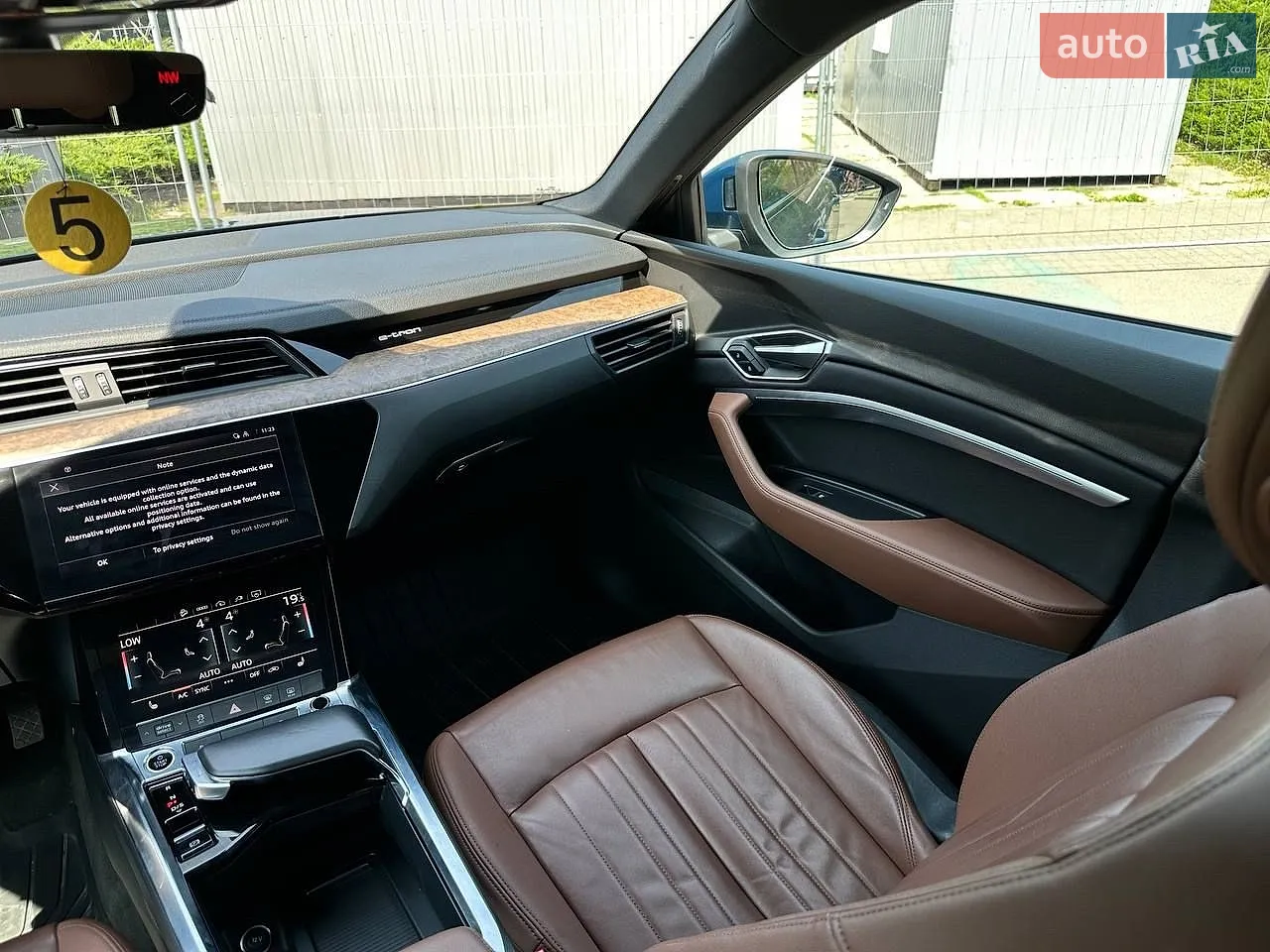 2021 Audi e-tron - мініатюра 26