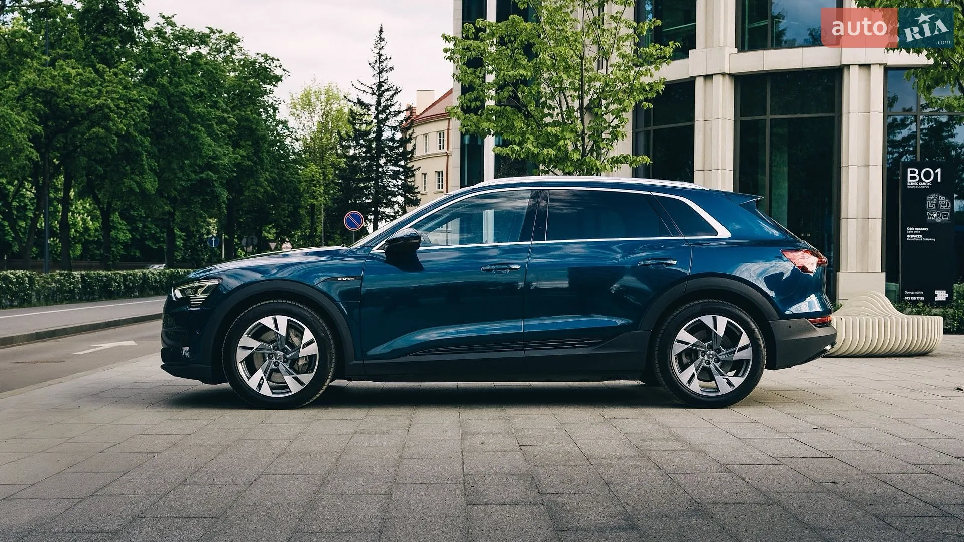 2020 Audi e-tron - мініатюра 3