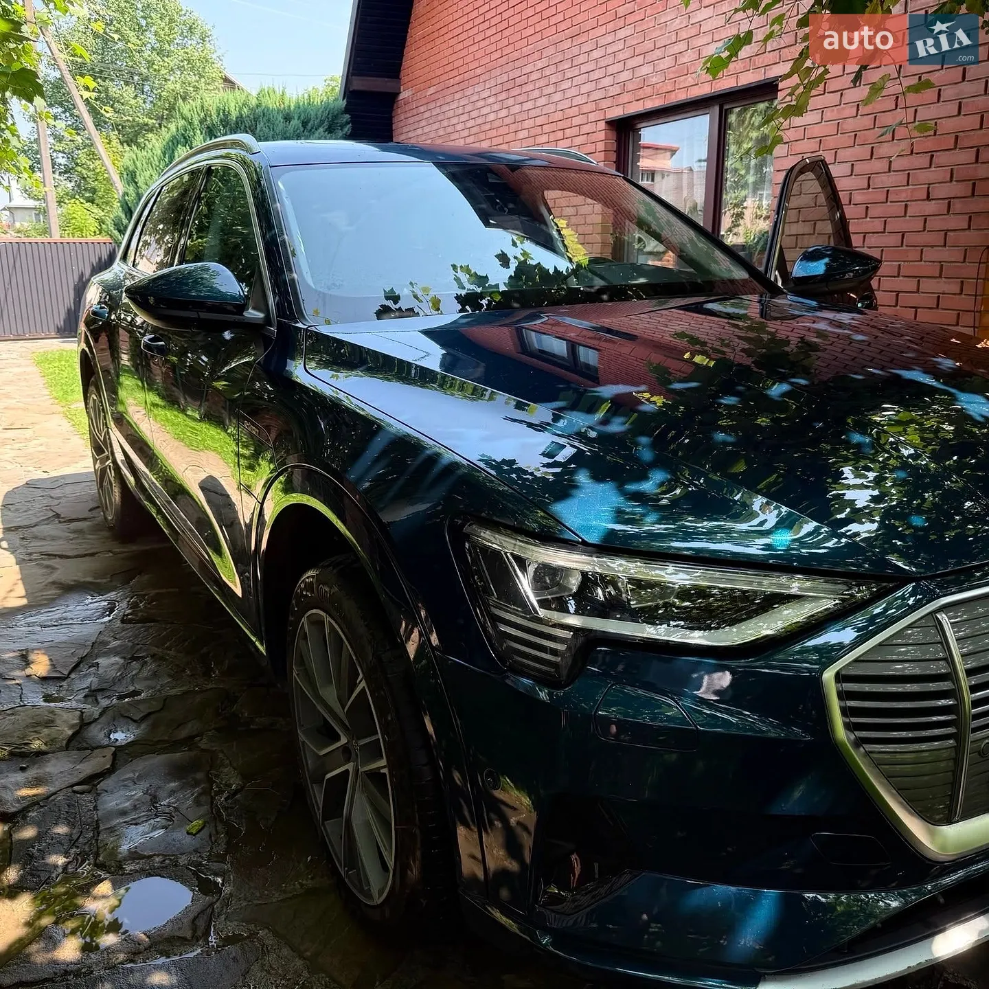 2019 Audi e-tron - мініатюра 2