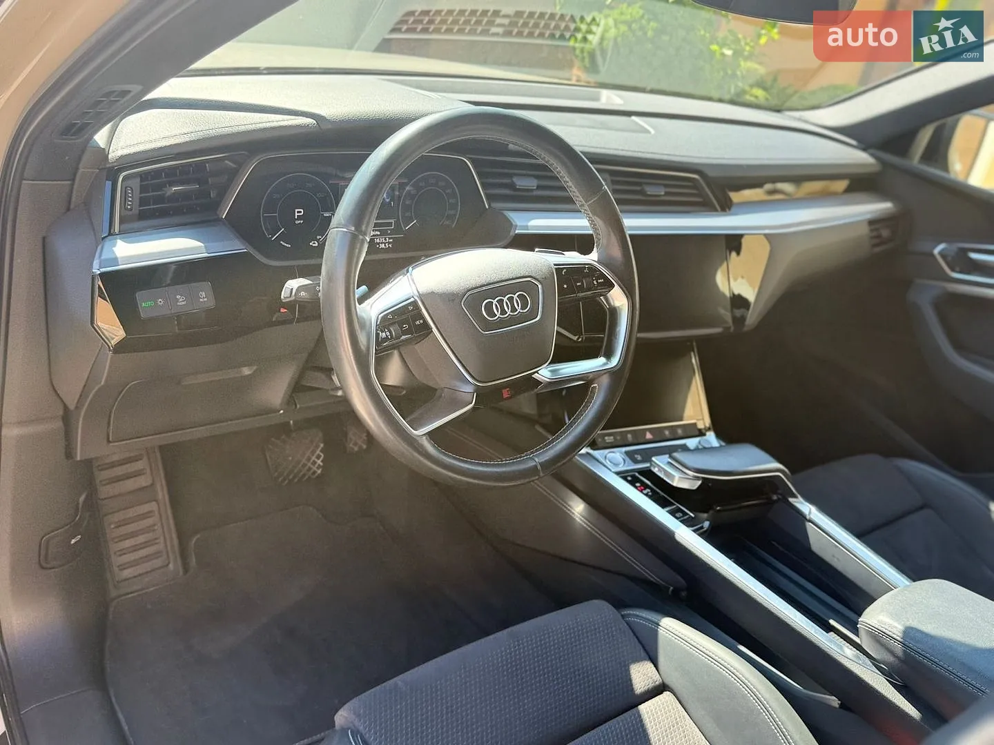 2019 Audi e-tron - мініатюра 33