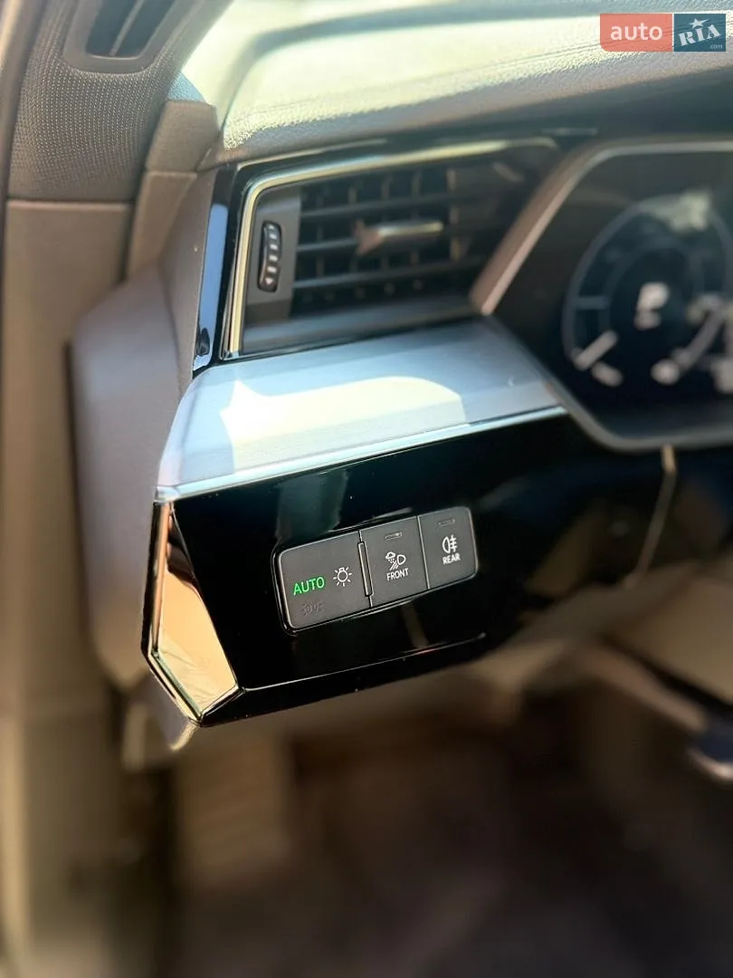 2019 Audi e-tron - мініатюра 38