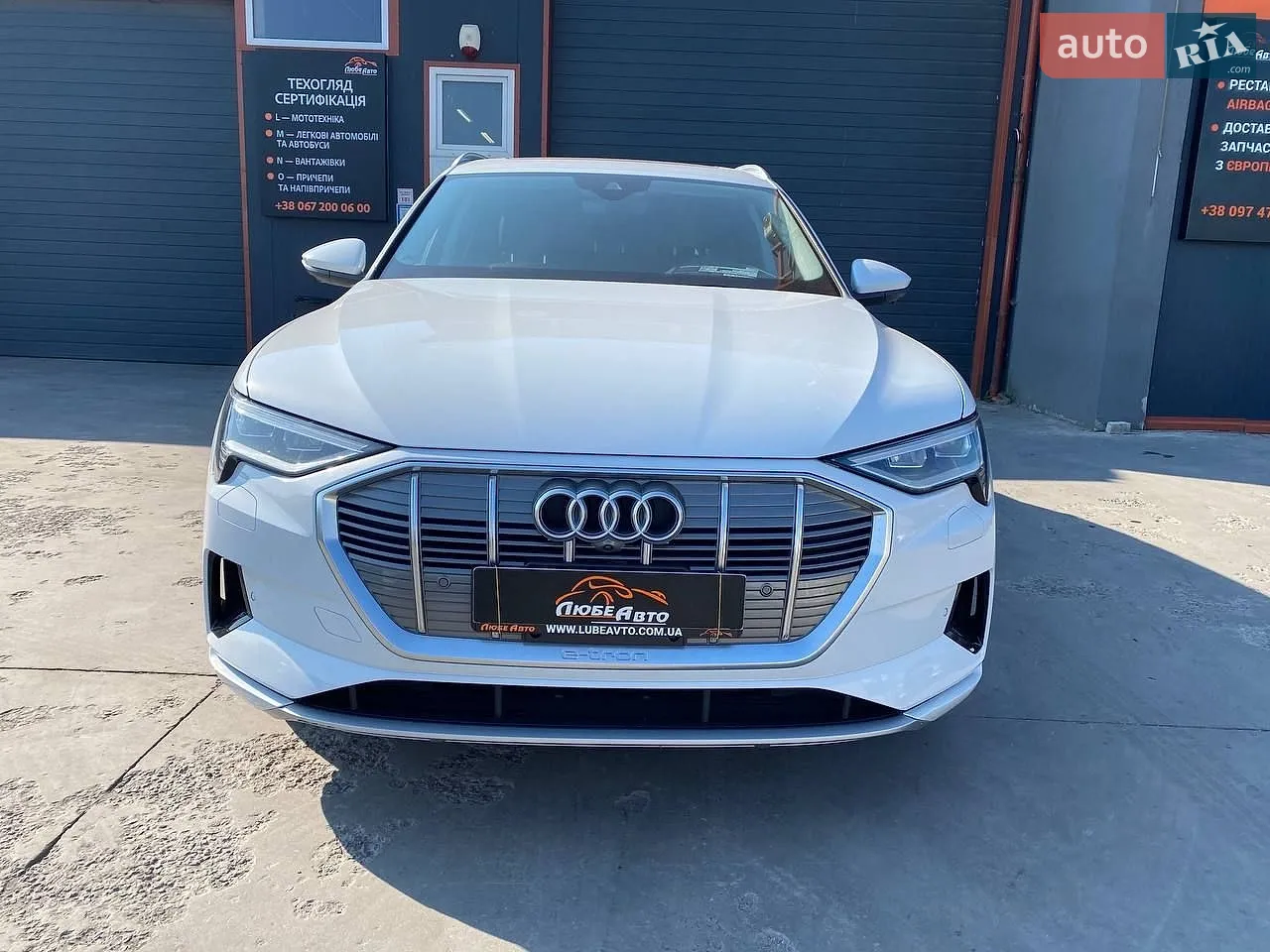 2020 Audi e-tron - мініатюра 2
