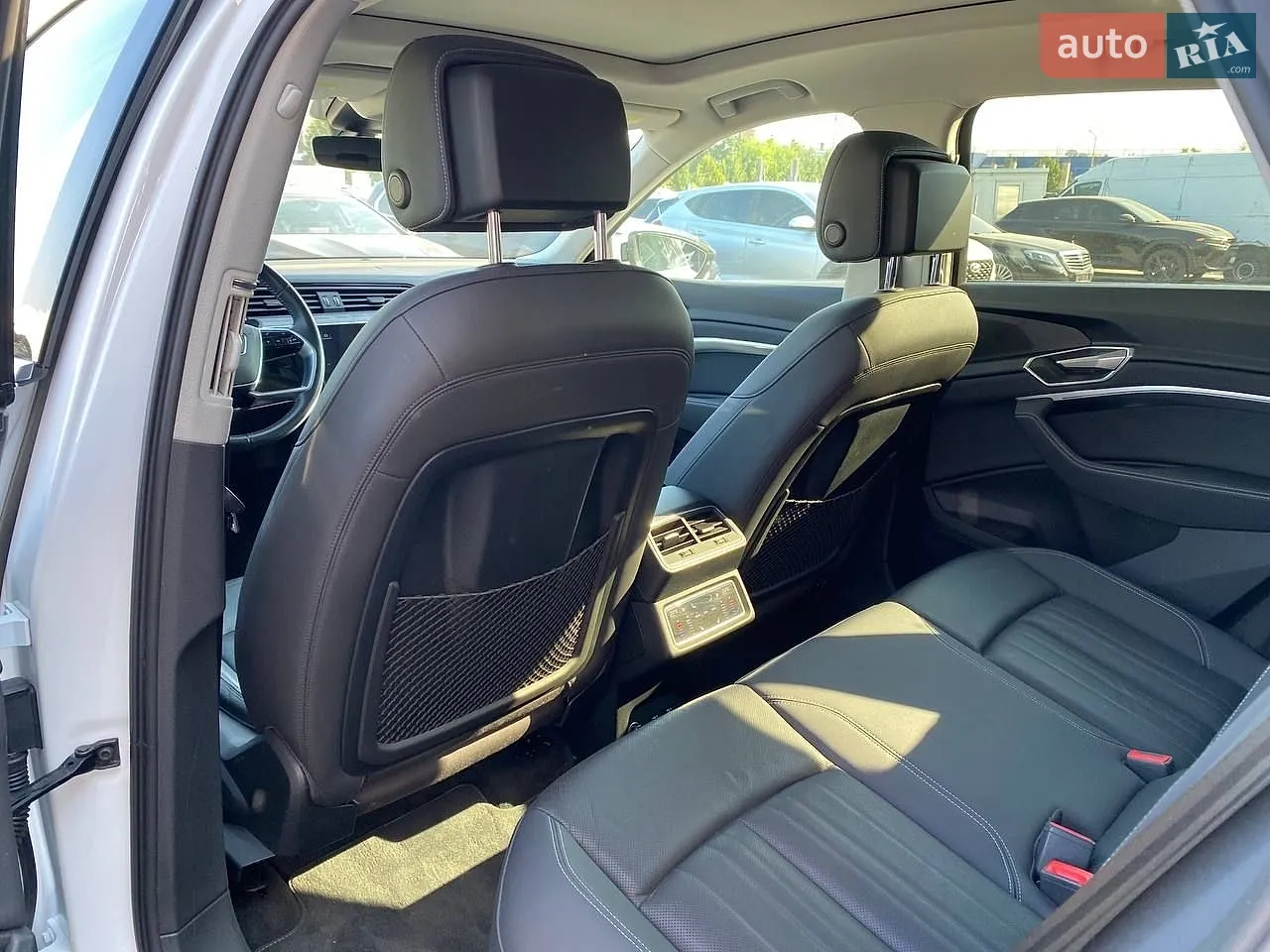 2020 Audi e-tron - мініатюра 23