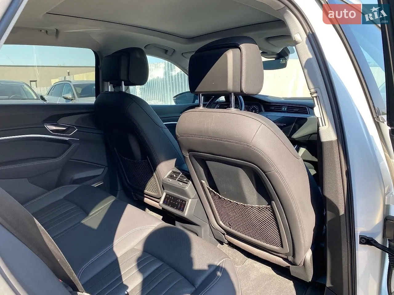 2020 Audi e-tron - мініатюра 27