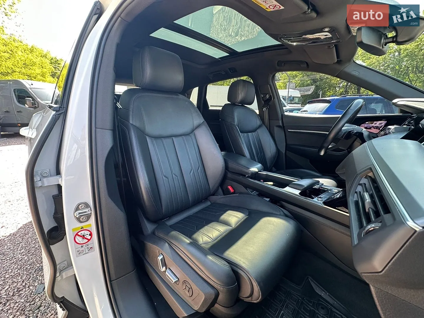 2019 Audi e-tron - мініатюра 42