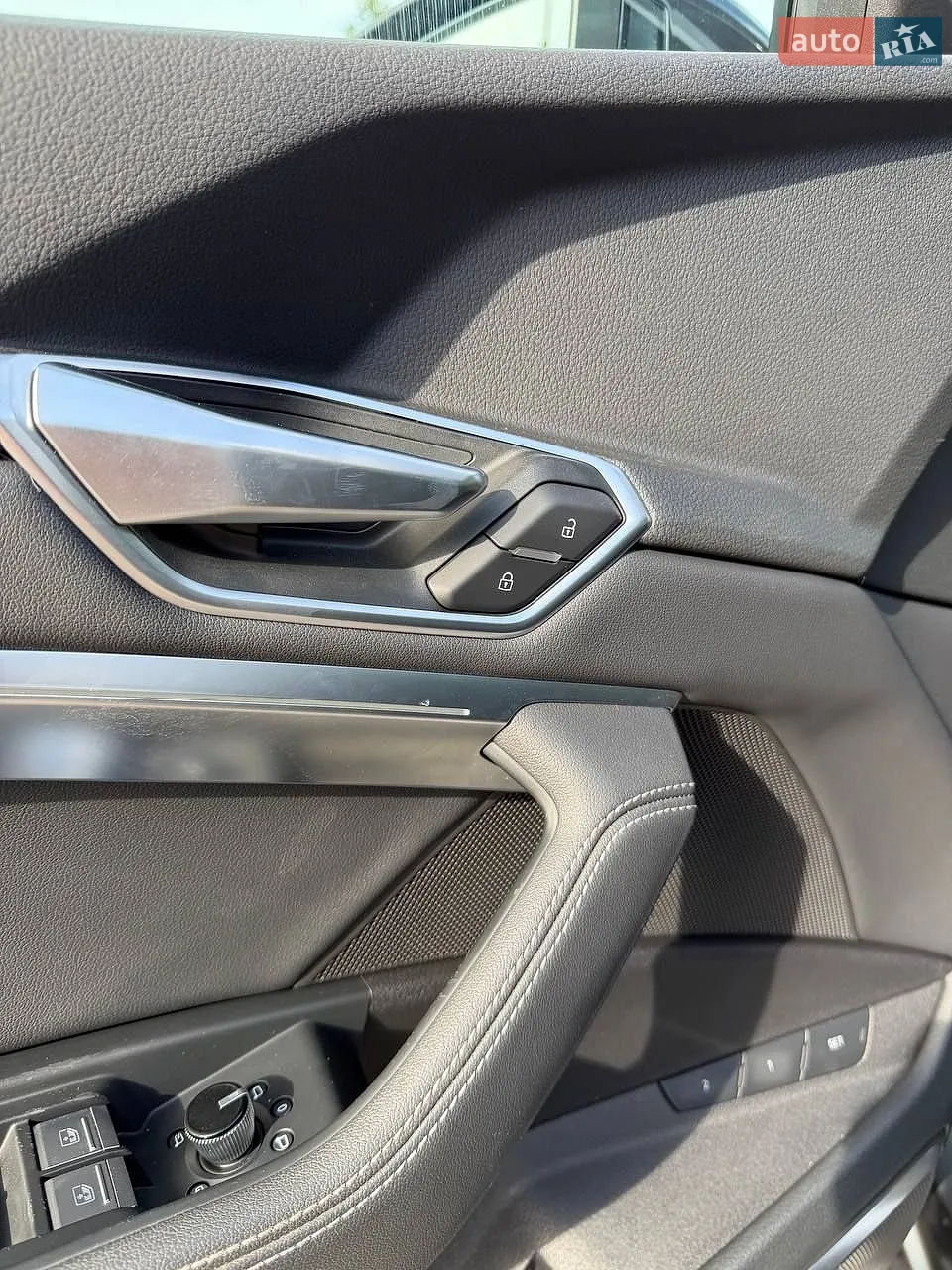2020 Audi e-tron - мініатюра 16