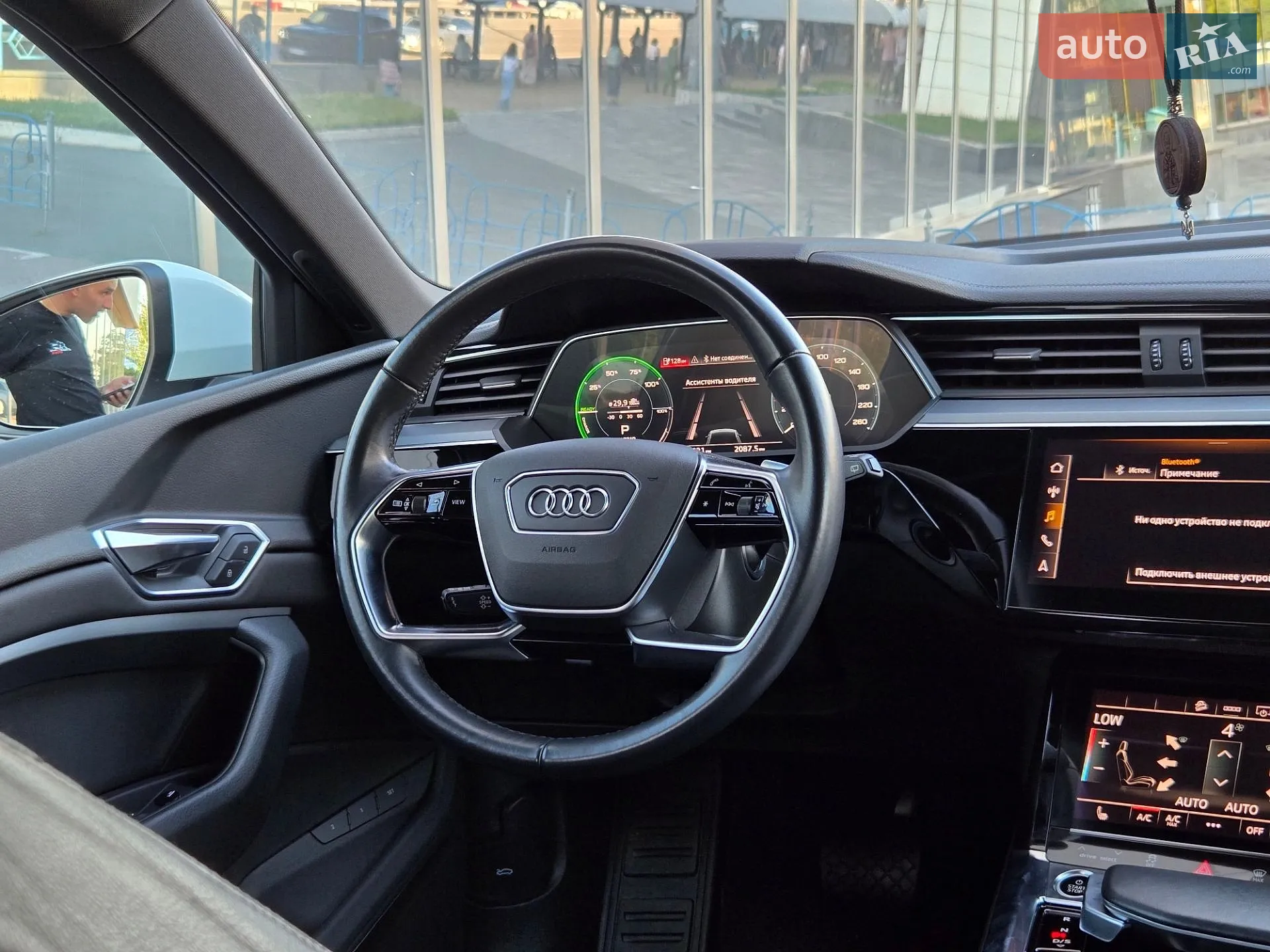 2021 Audi e-tron - мініатюра 26