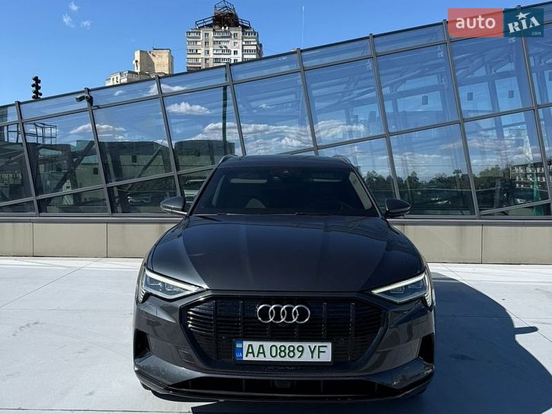 Позашляховик / Кросовер Audi e-tron 2019 в Києві