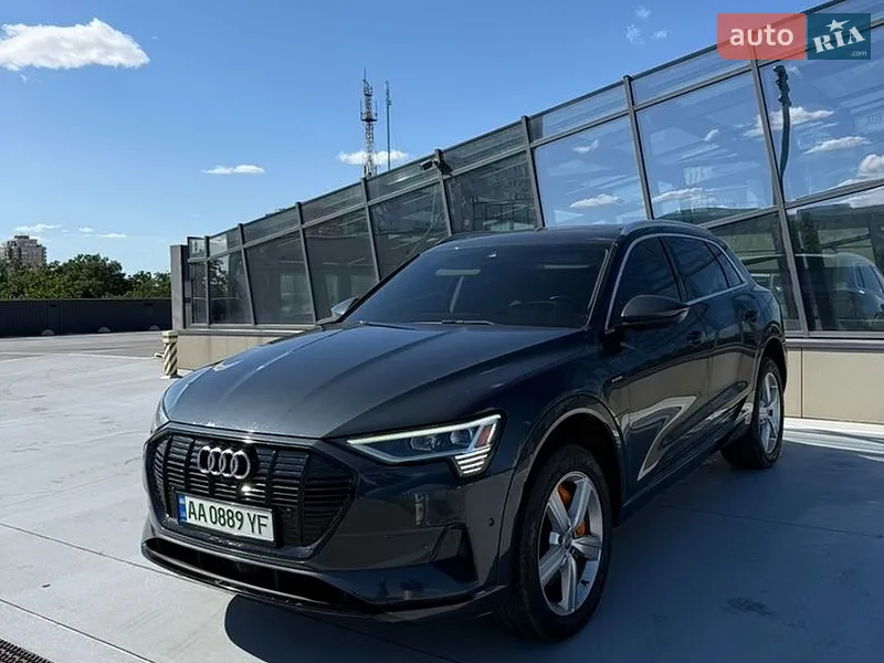 Audi e-tron 2019