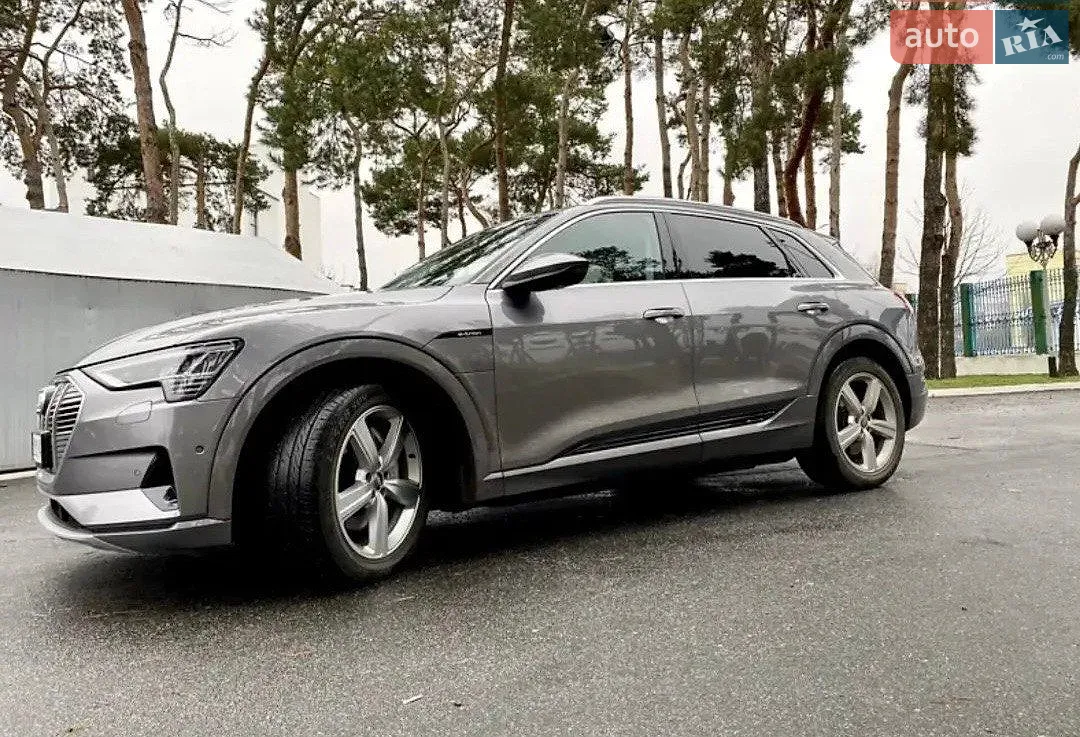 2020 Audi e-tron - мініатюра 2