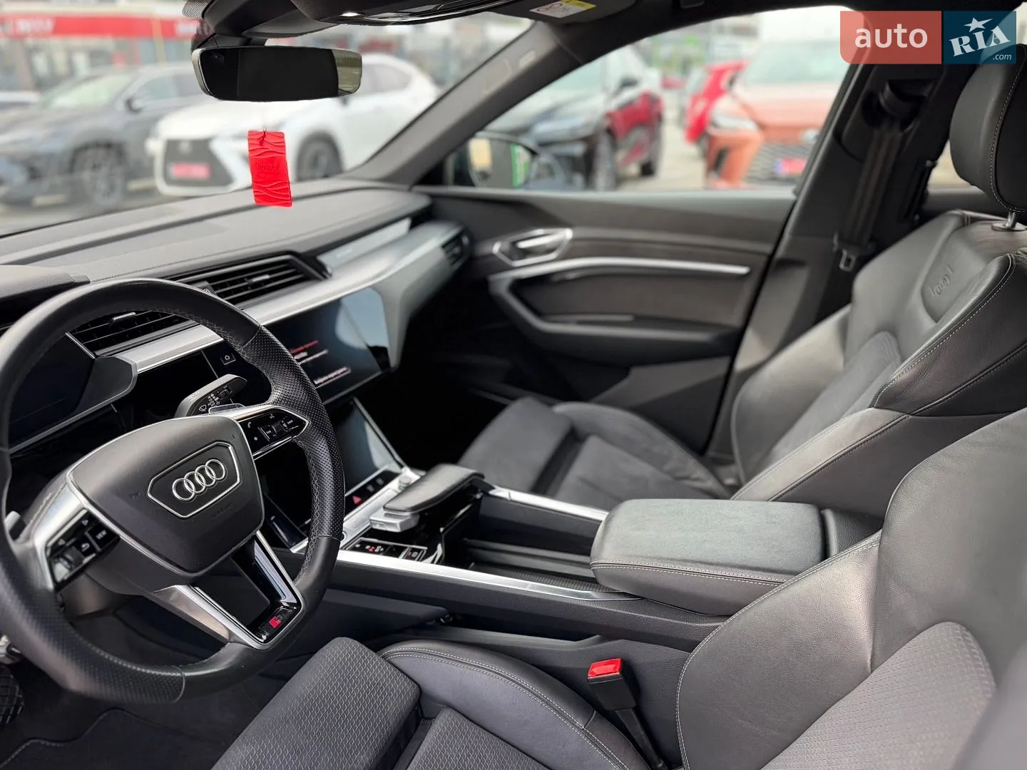 2021 Audi e-tron - мініатюра 12