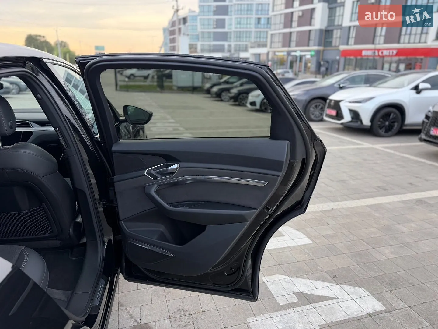 2021 Audi e-tron - мініатюра 22