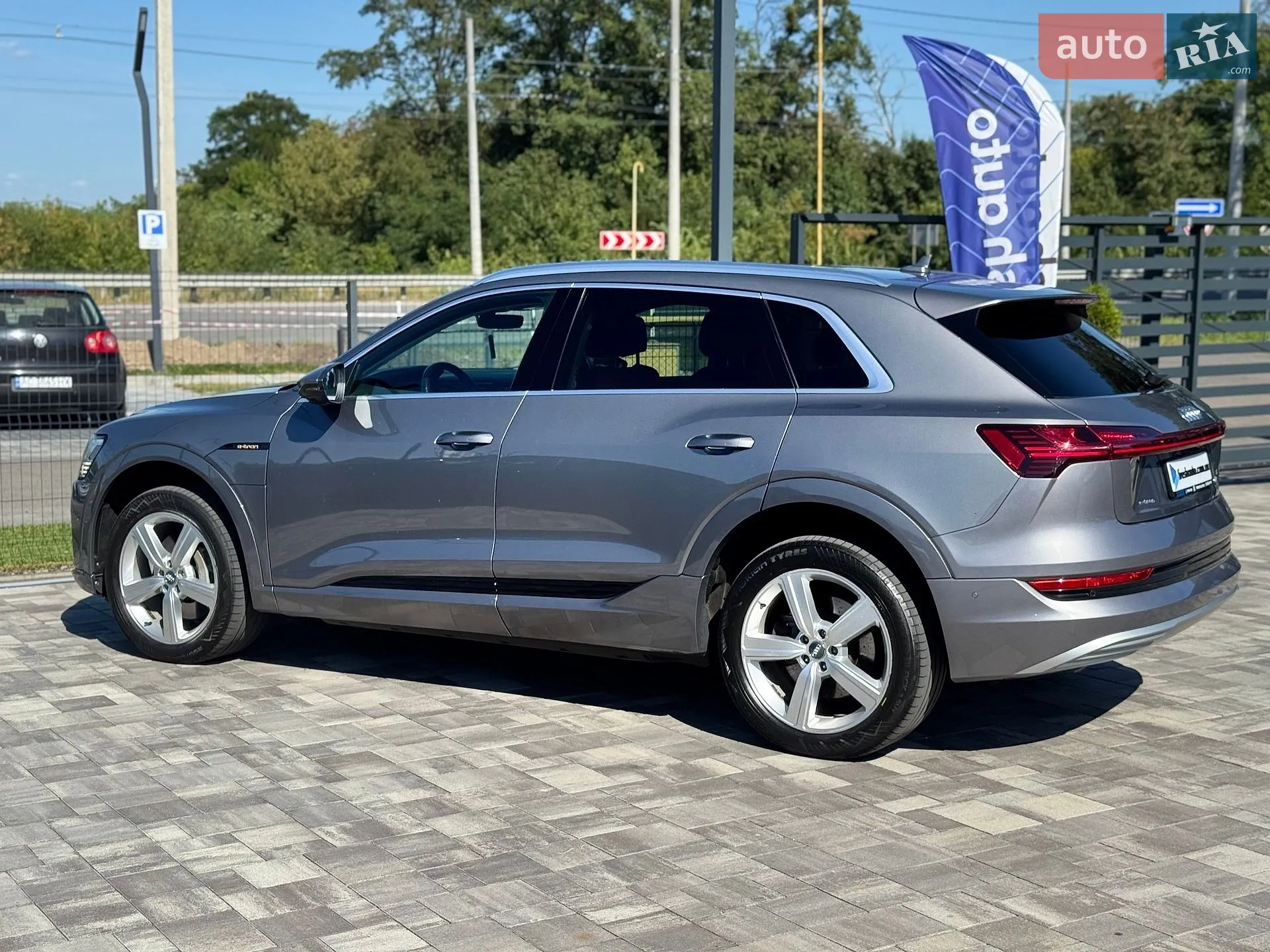 2019 Audi e-tron - мініатюра 10