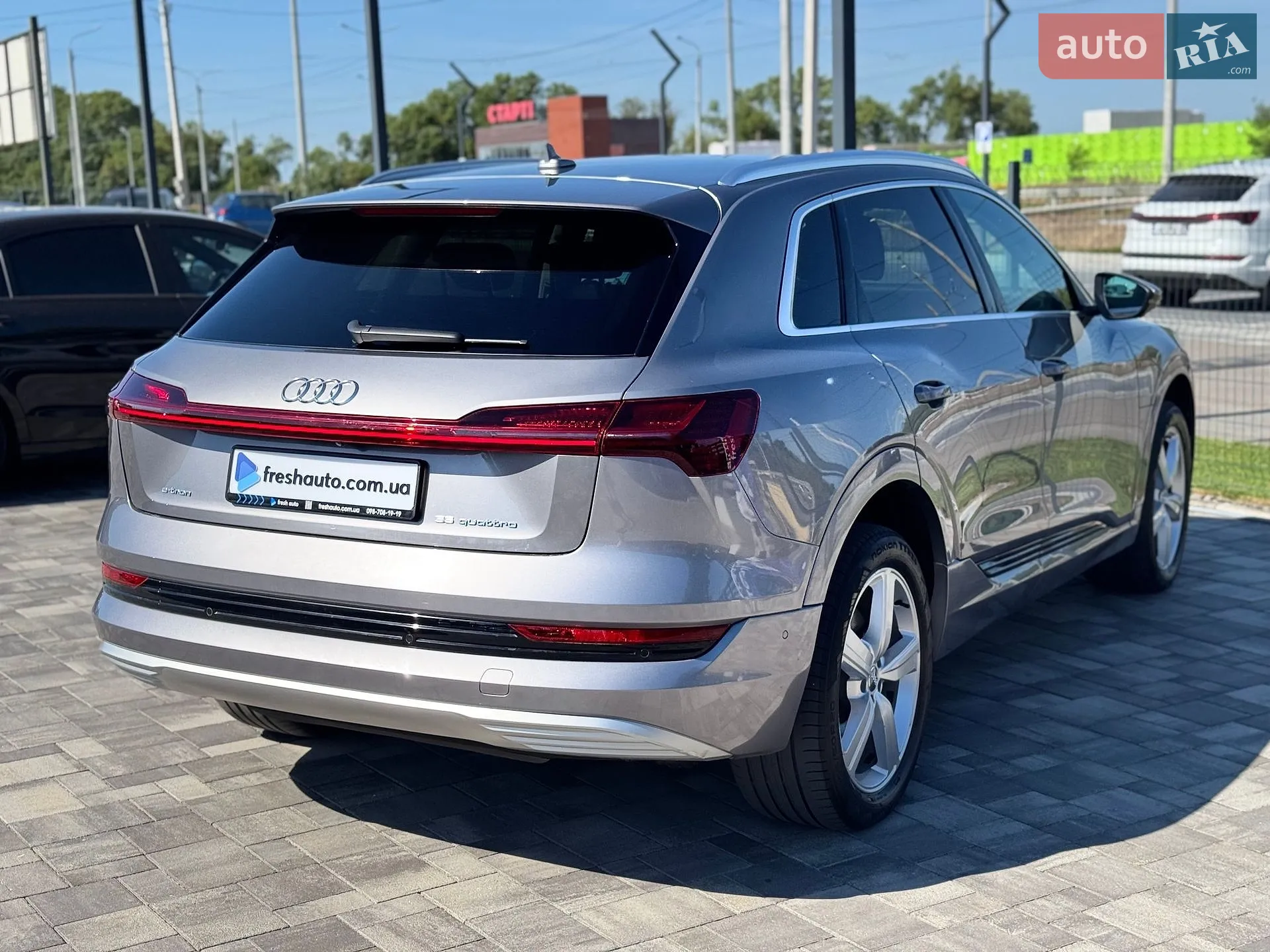 2019 Audi e-tron - мініатюра 13