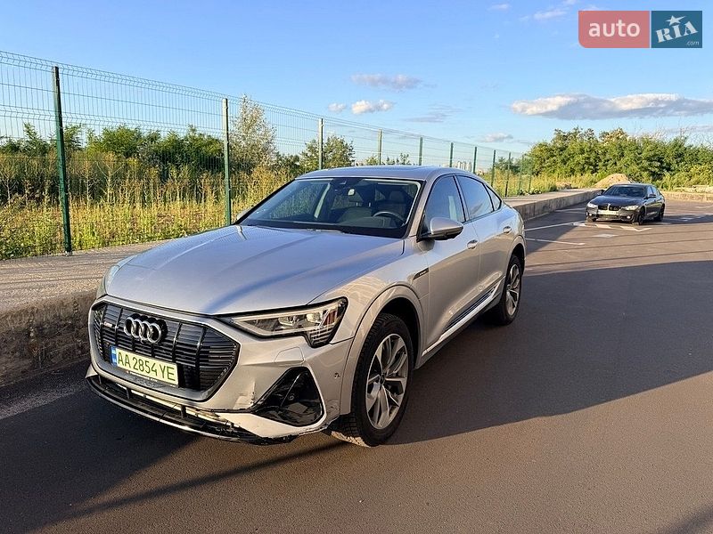 Внедорожник / Кроссовер Audi e-tron 2021 в Киеве