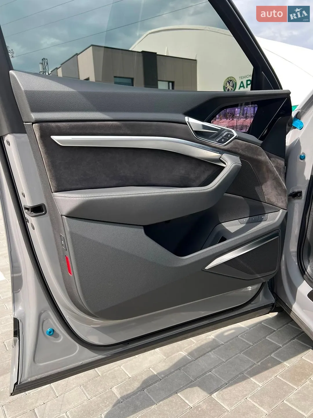 2019 Audi e-tron - мініатюра 18
