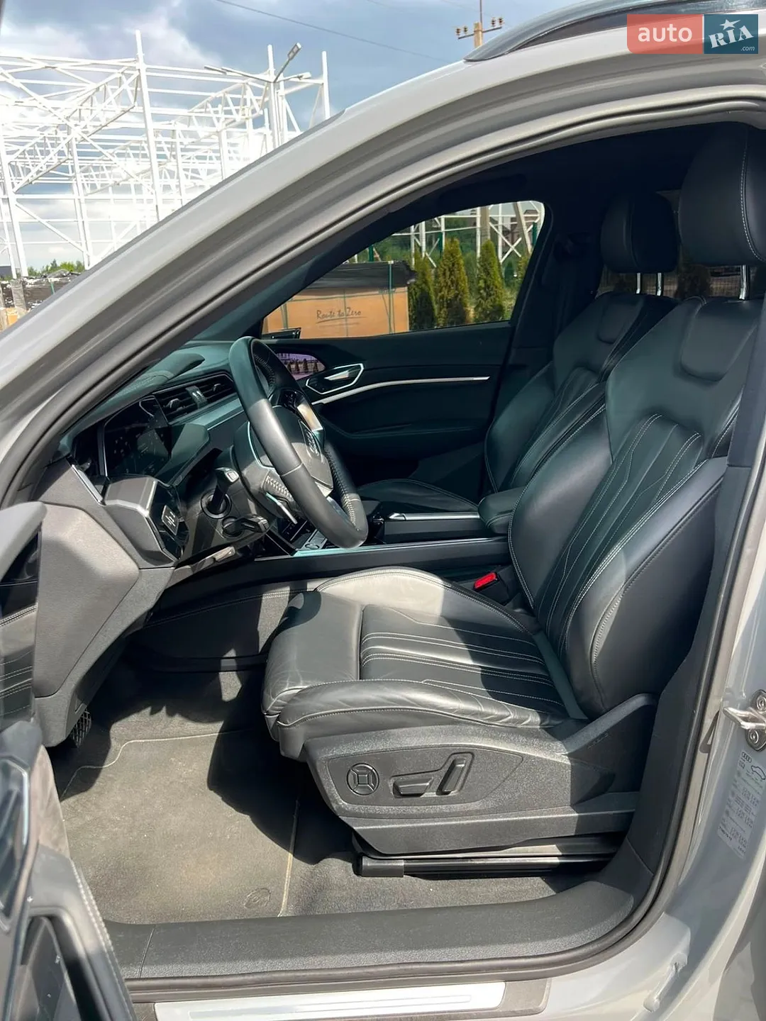 2019 Audi e-tron - мініатюра 21