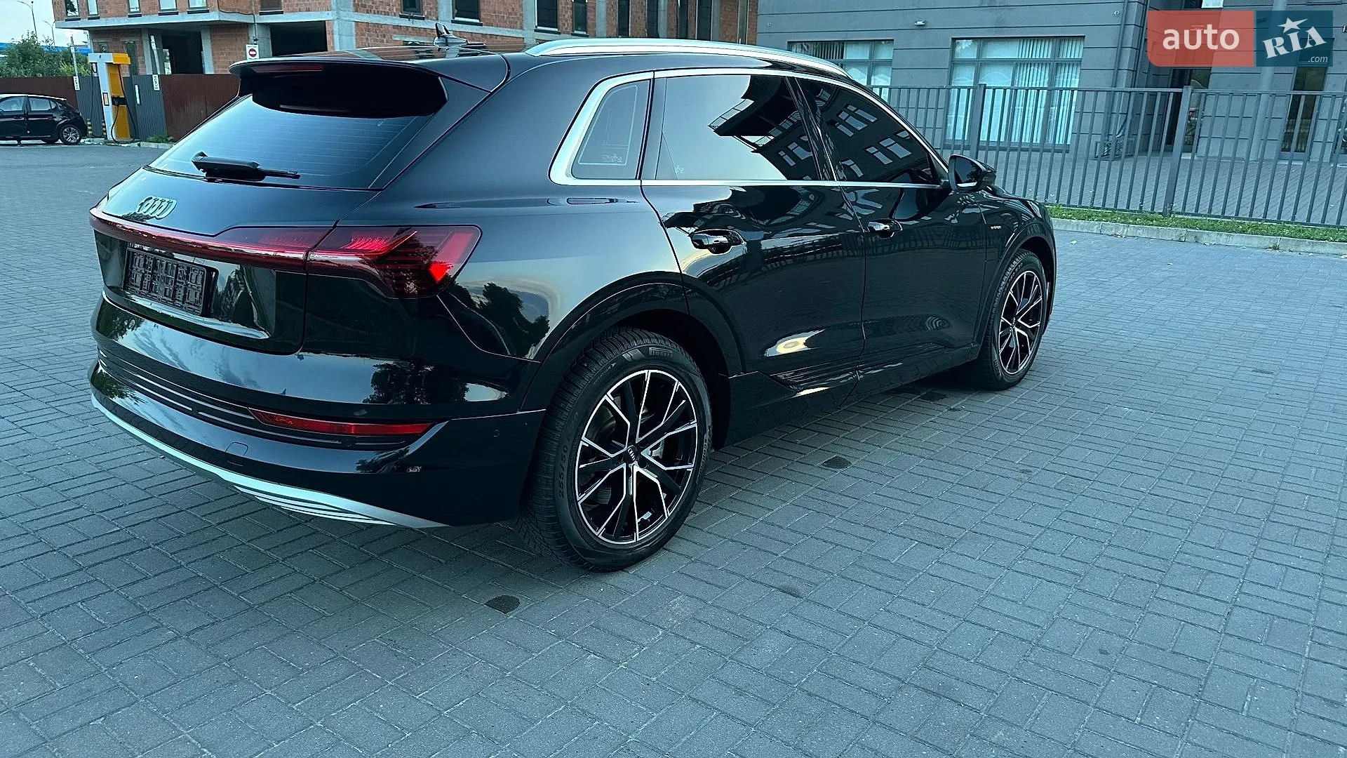 2019 Audi e-tron - мініатюра 16