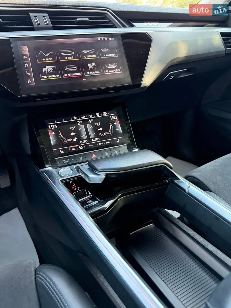 2019 Audi e-tron - мініатюра 28