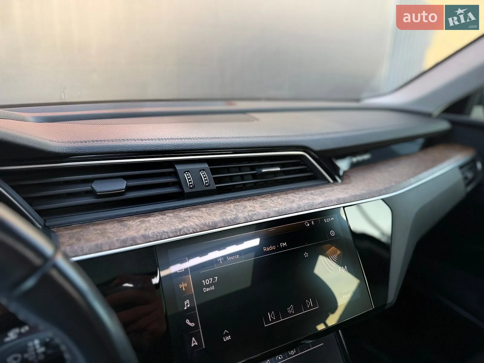 2019 Audi e-tron - мініатюра 32