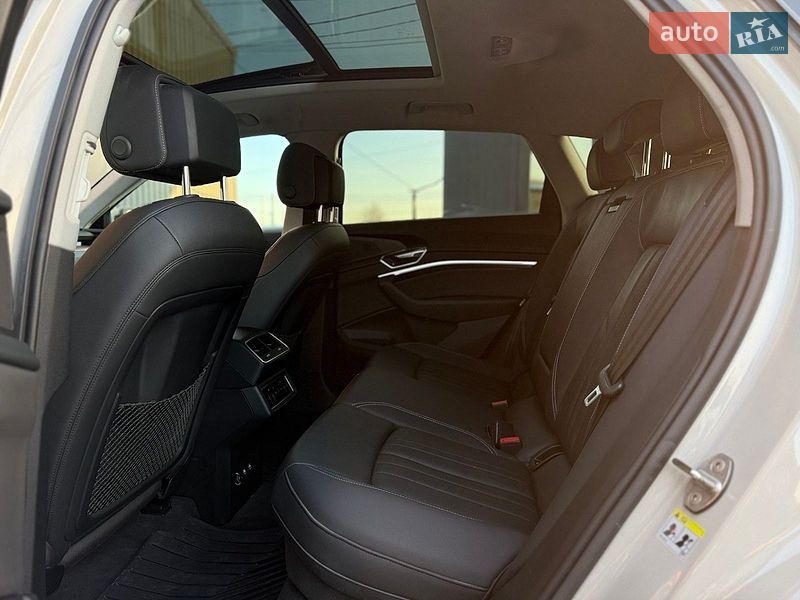 Внедорожник / Кроссовер Audi e-tron 2019 в Львове