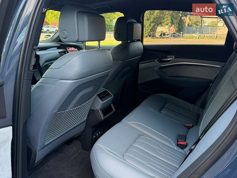 Позашляховик / Кросовер Audi e-tron 2020 в Києві