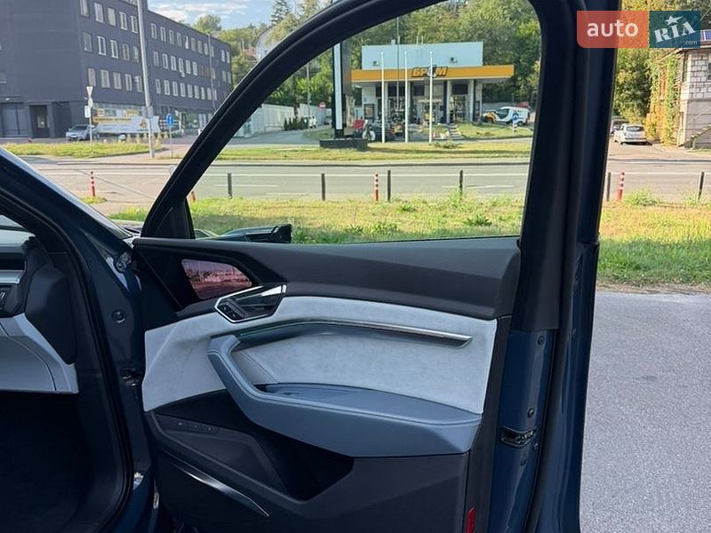 Позашляховик / Кросовер Audi e-tron 2020 в Києві