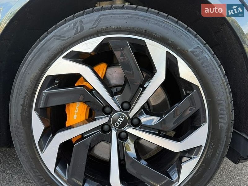 Позашляховик / Кросовер Audi e-tron 2020 в Києві