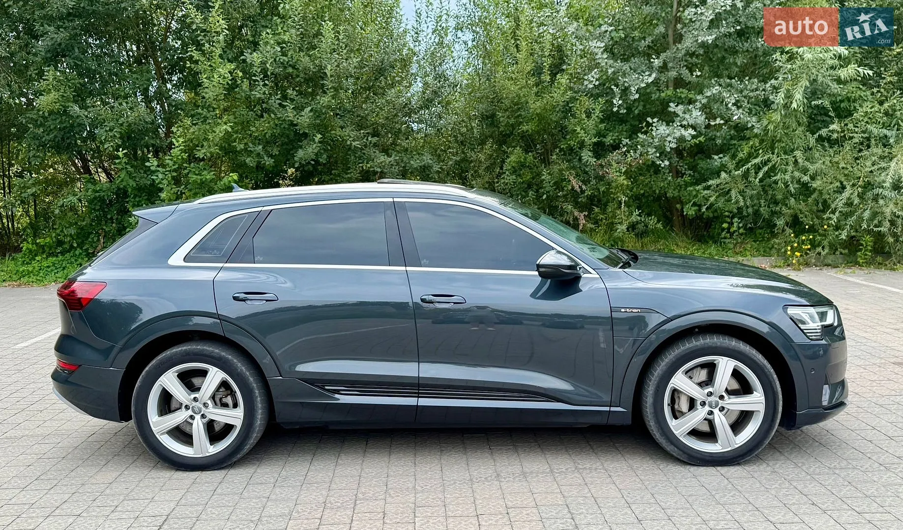 2020 Audi e-tron - мініатюра 9