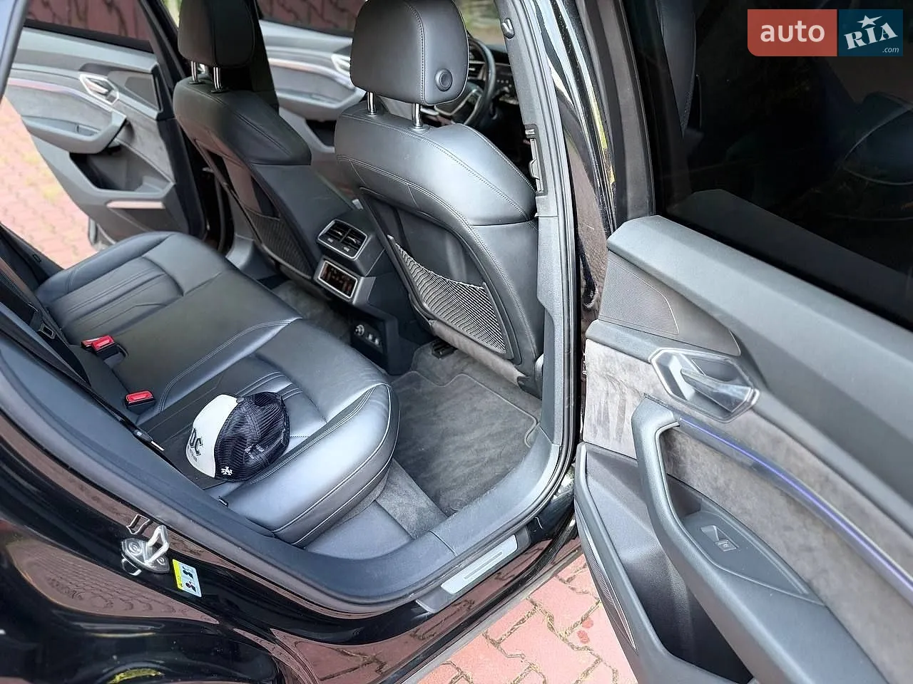 2018 Audi e-tron - мініатюра 32