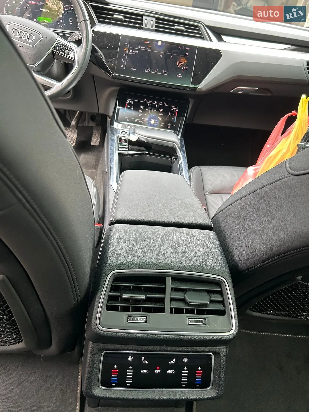 2020 Audi e-tron - мініатюра 6