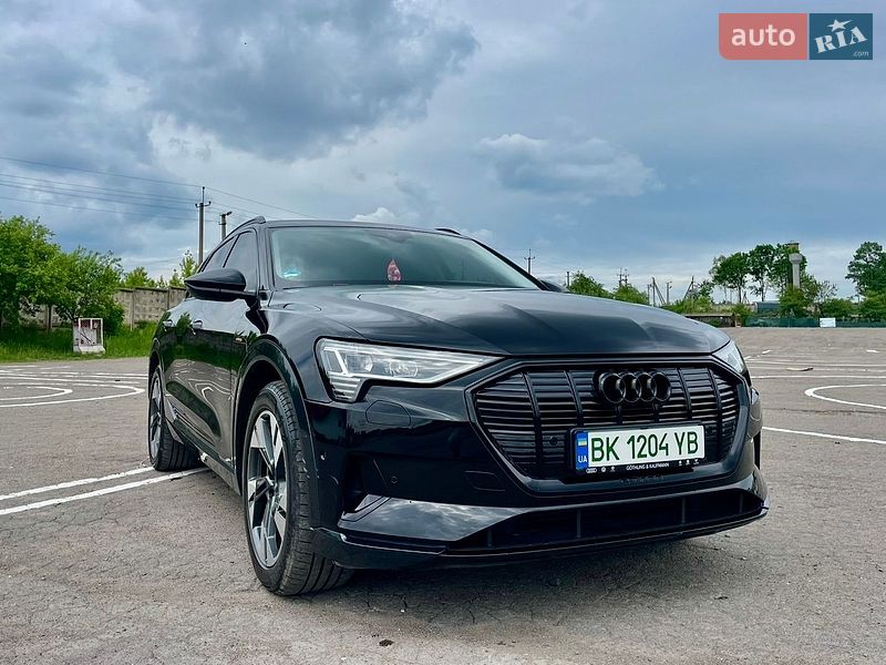 Audi e-tron 2021