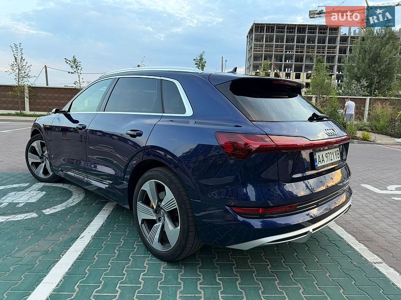 Позашляховик / Кросовер Audi e-tron 2020 в Києві
