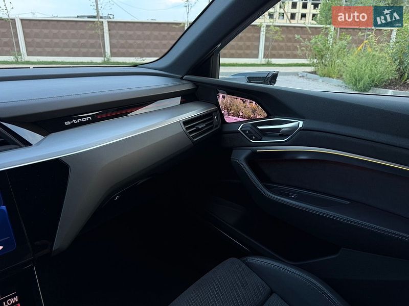 Позашляховик / Кросовер Audi e-tron 2020 в Києві