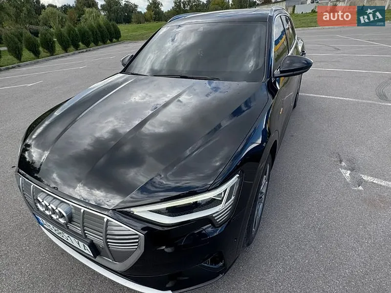 Audi e-tron 2019