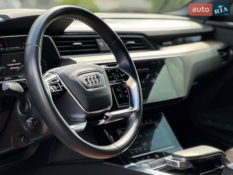 Внедорожник / Кроссовер Audi e-tron 2019 в Львове