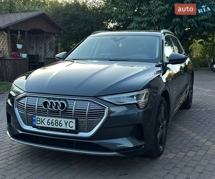 Audi e-tron 2020