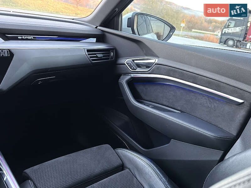 Позашляховик / Кросовер Audi e-tron 2020 в Києві