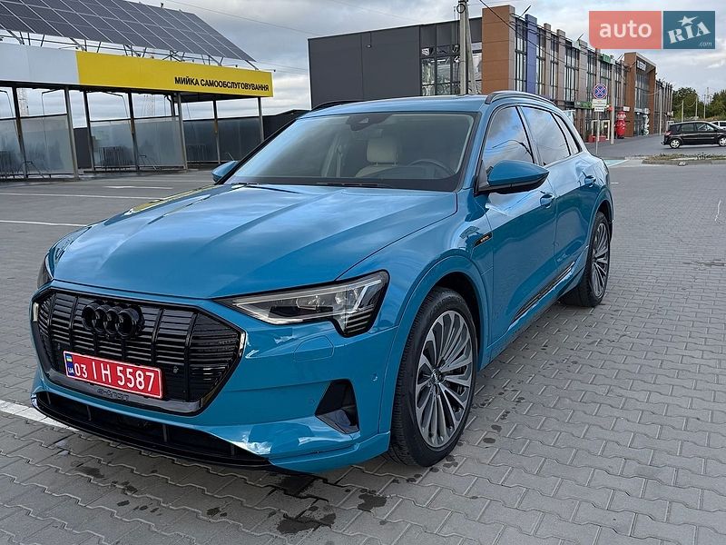 Audi e-tron 2019