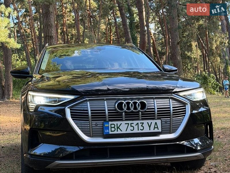Внедорожник / Кроссовер Audi e-tron 2019 в Ровно