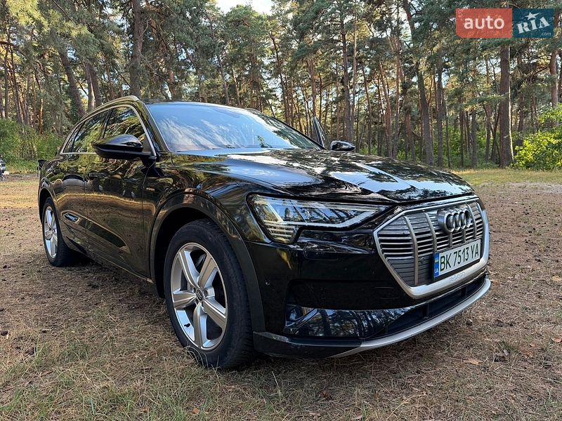Внедорожник / Кроссовер Audi e-tron 2019 в Ровно