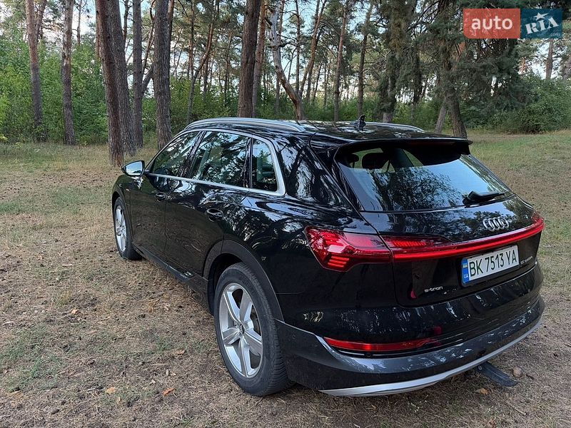 Внедорожник / Кроссовер Audi e-tron 2019 в Ровно