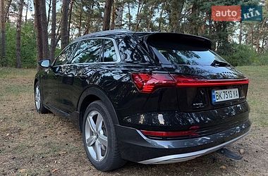 Внедорожник / Кроссовер Audi e-tron 2019 в Ровно