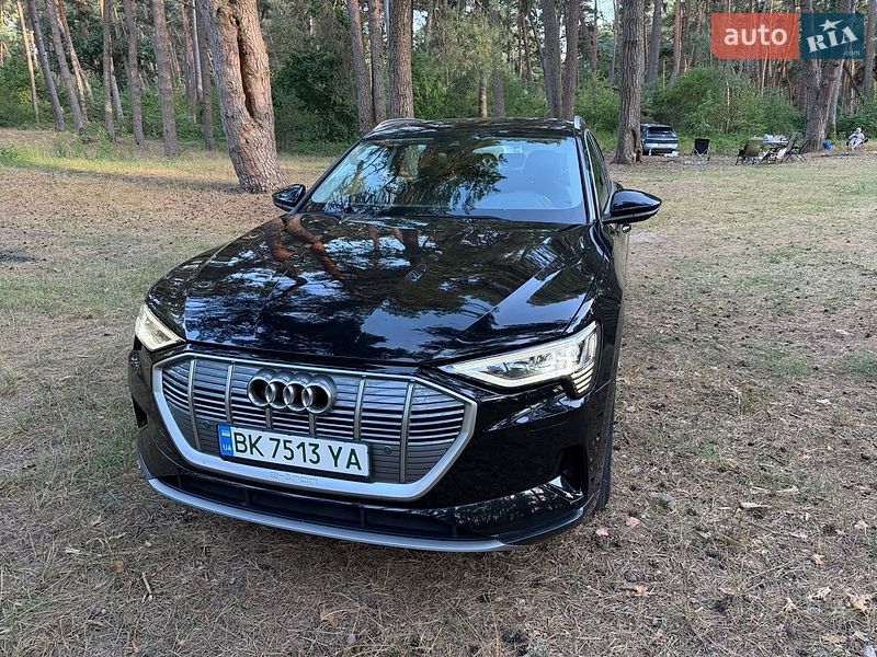 Внедорожник / Кроссовер Audi e-tron 2019 в Ровно