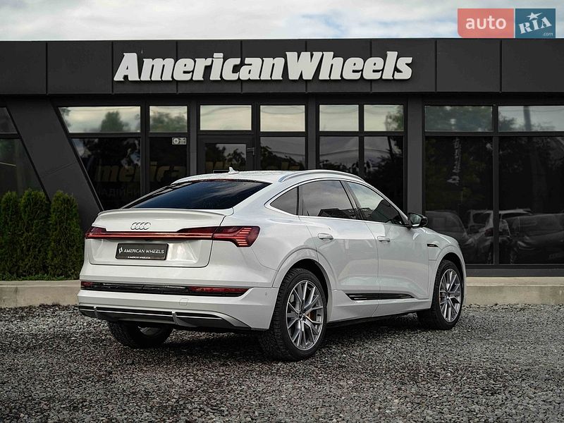 Позашляховик / Кросовер Audi e-tron 2020 в Чернівцях