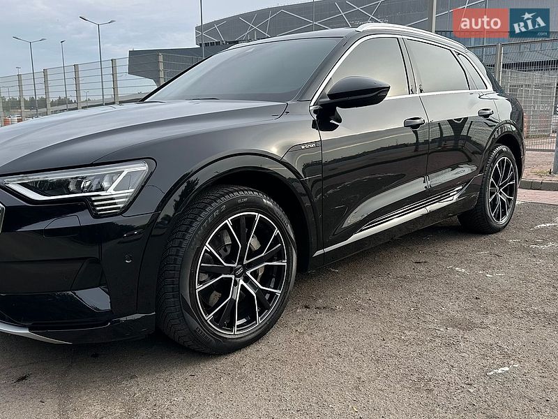 Позашляховик / Кросовер Audi e-tron 2019 в Львові фото 13 Позашляховик / Кросовер Audi e-tron 2019 в Львові