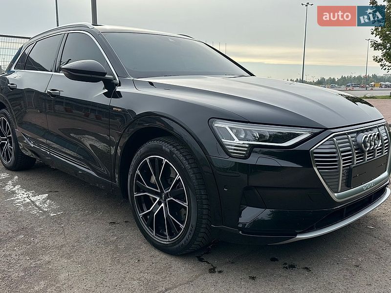Позашляховик / Кросовер Audi e-tron 2019 в Львові фото 19 Позашляховик / Кросовер Audi e-tron 2019 в Львові