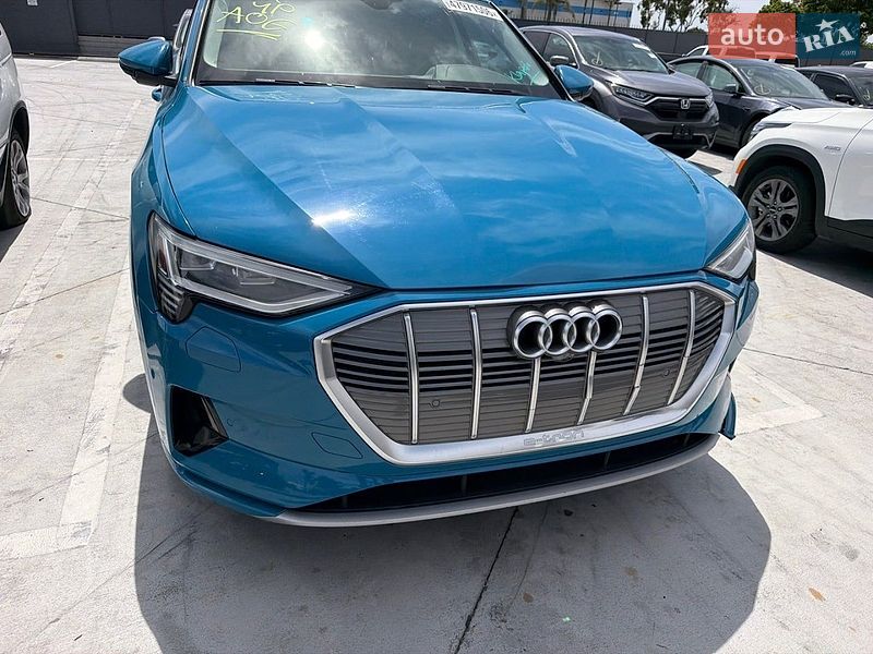 Позашляховик / Кросовер Audi e-tron 2019 в Києві